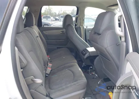 2017 Chevrolet Traverse Ls z USA, uszkodzony, nr VIN 1GNKVFKD1HJ253256